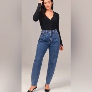 Abercrombie High Rise 80s Mom Jean Tapered Cropped Size 34 / 18R